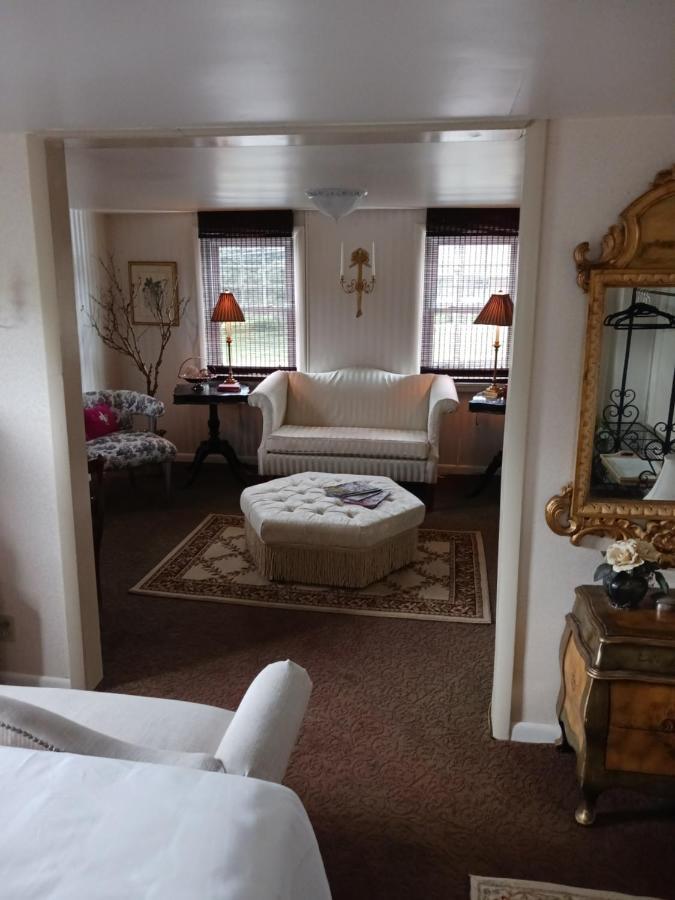 The Guest House At The Regina House Tea Room Moosic Exteriér fotografie